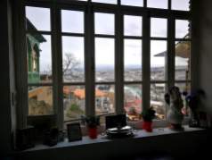 Vaizdas pro laną. "Cafe 144", Tbilisis, Gruzija
