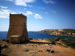 Pietų vieta - ant bokšto. Malta